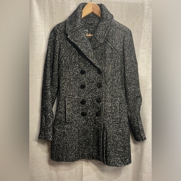 GUESS grey & black wool coat w/faux leather, zipper, and ruffle details. XS - Picture 7 of 15